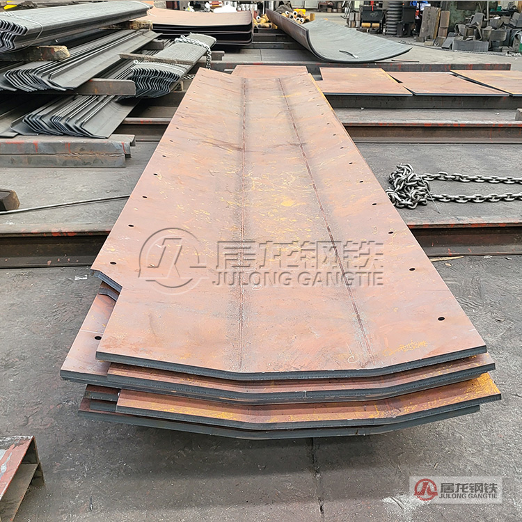 Bending of medium- and heavy-gauge plates for use in mechanical manufacturing; material: Q355D.中厚板折弯加工，材质Q355D。